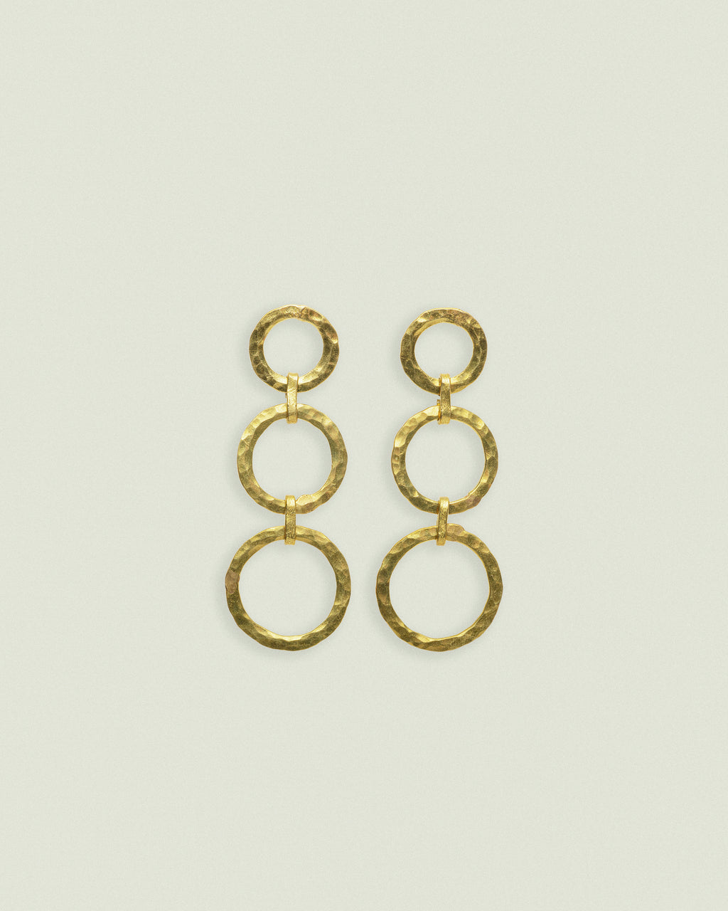 ARETES TRÍADA frontal