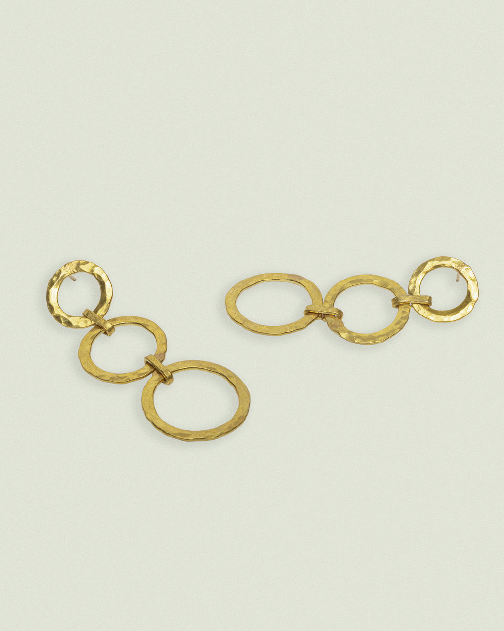 ARETES TRÍADA lateral 1
