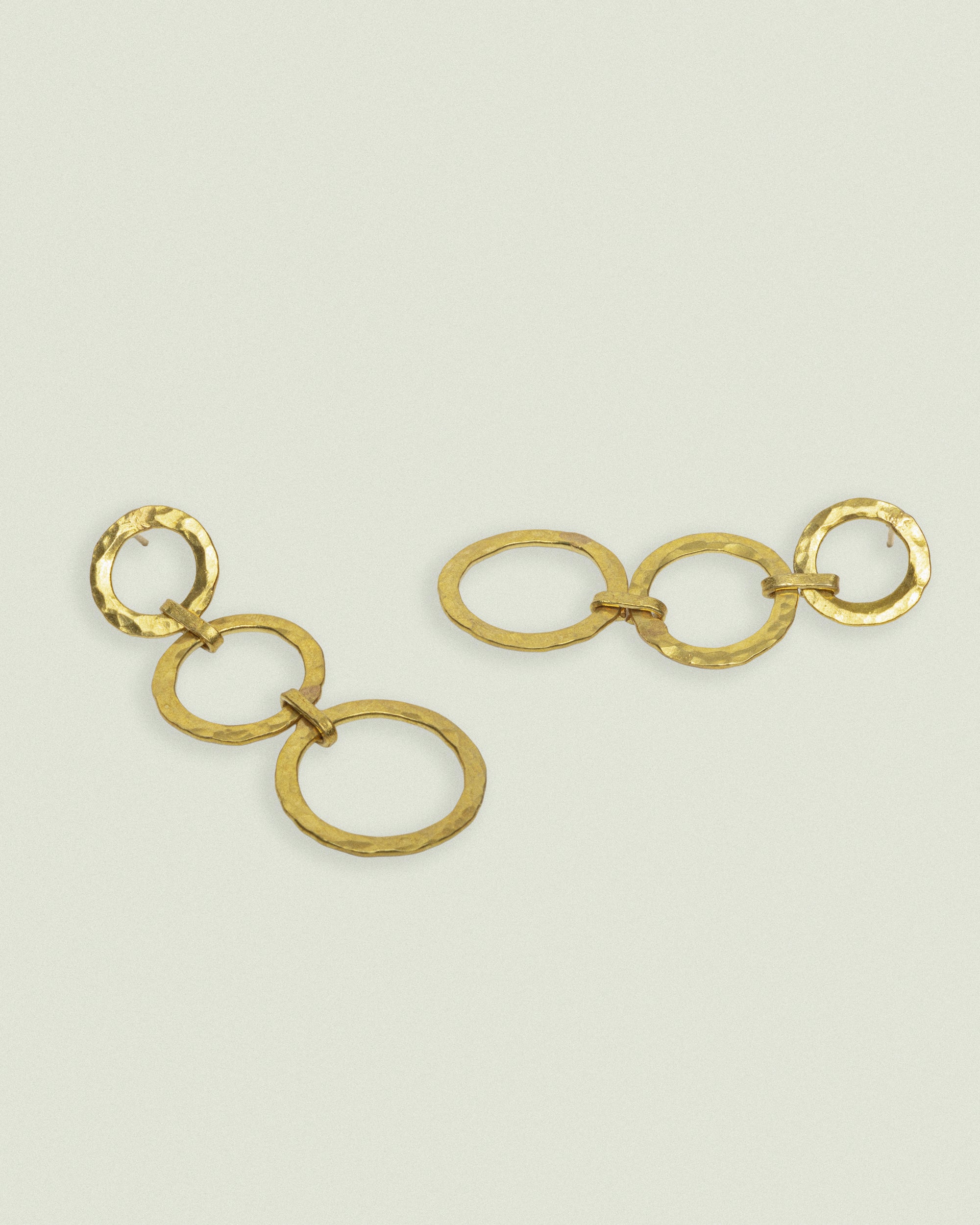 ARETES TRÍADA lateral 1